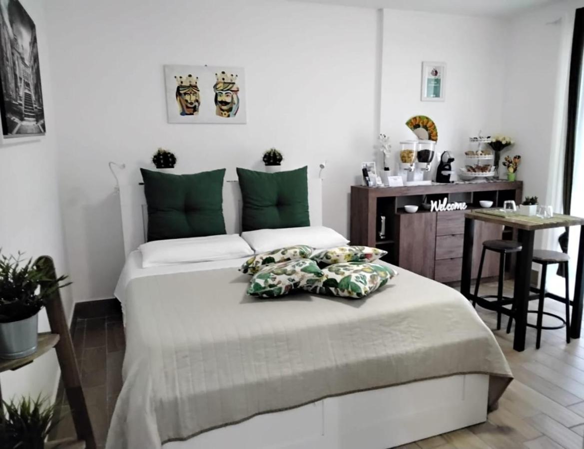 La Camera Di Stella - Ai Normanni Hotell Palermo Exteriör bild